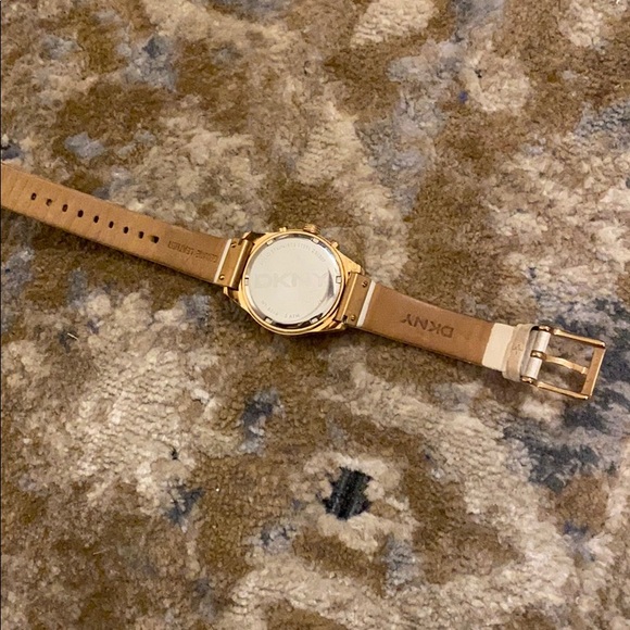 Watch - Picture 3 of 4